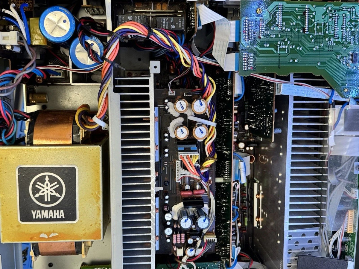 Yamaha RX-V3300 AV Receiver — photo 2