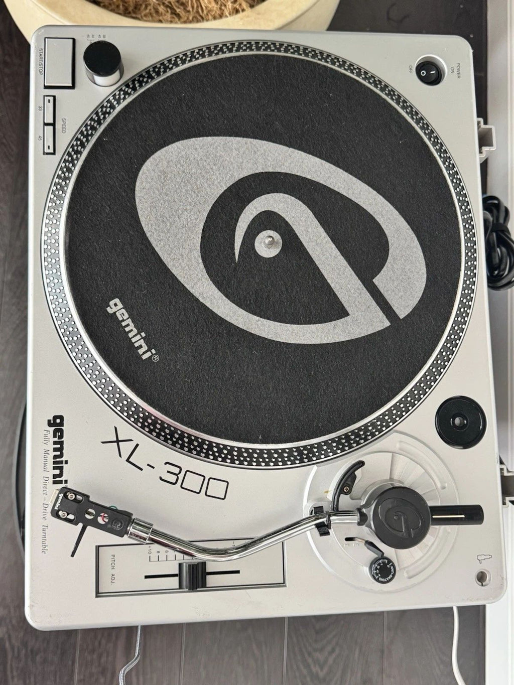 Gemini XL-300 Direct Drive DJ Turntable — front view