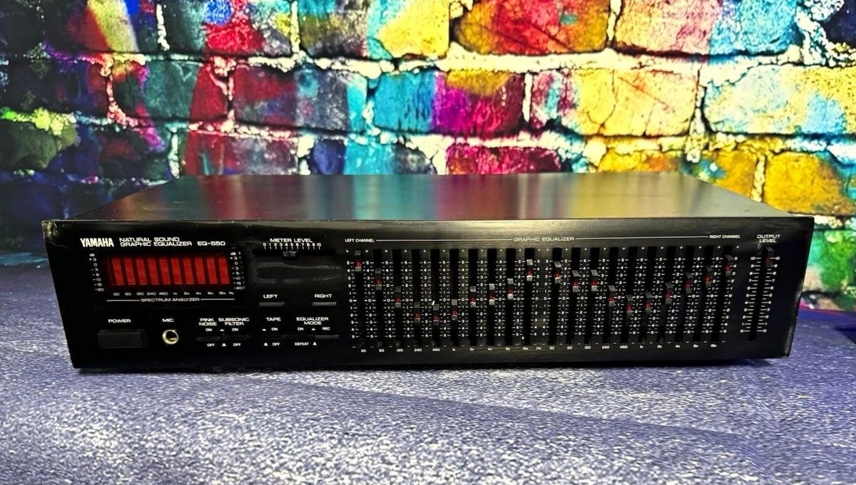 Yamaha EQ-550 (Line Out Fault) — front view